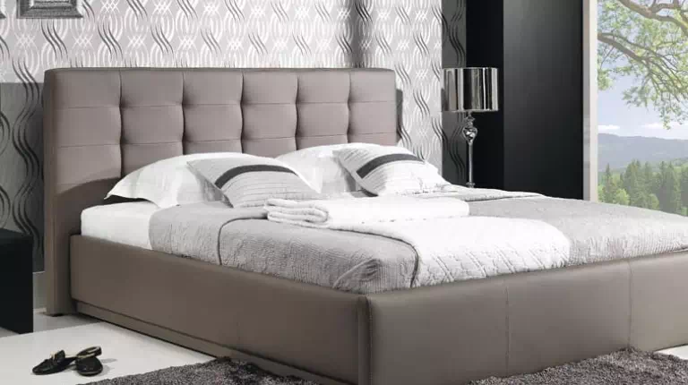 pikowany zagłówek łóżka